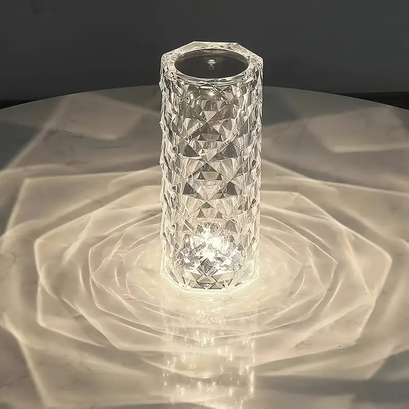 Crystal Diamond Nachttischlampe – Handgefertigtes Kristall-Design – LED-Technologie mit 3 Farben