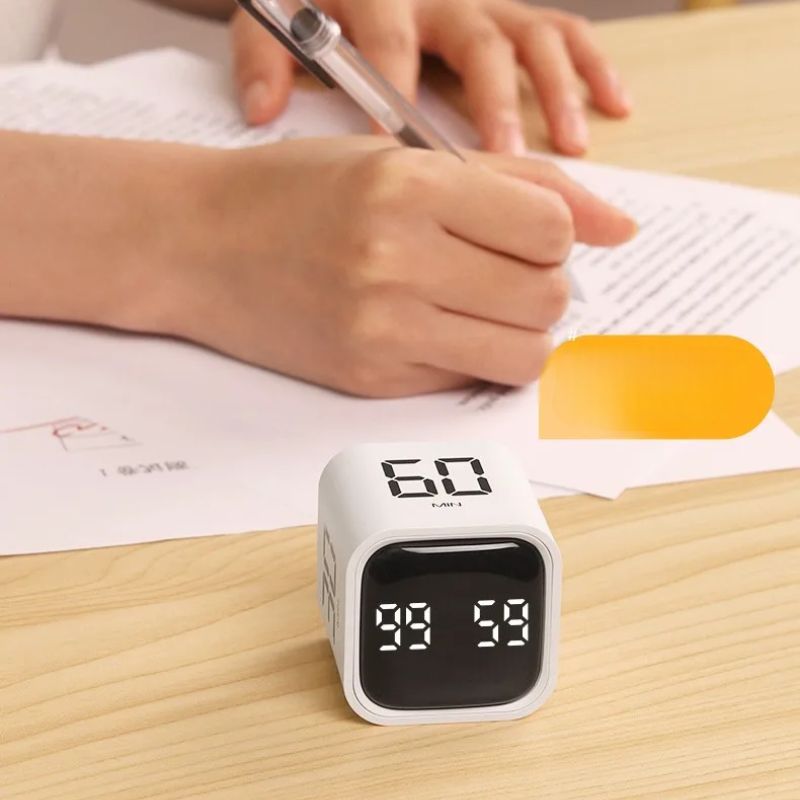 Smart Cube Timer mit Schwerkraftsensor und LED-Anzeige