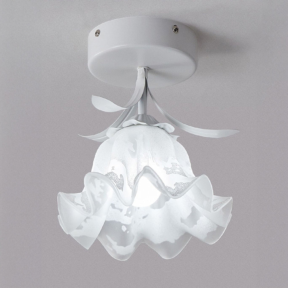 Deckenleuchte mit floralem Glas-Schirm-Design