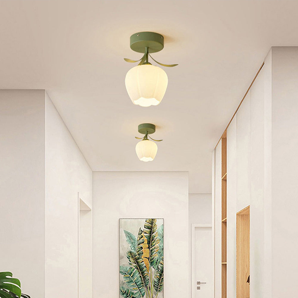 Deckenleuchte mit floralem Glas-Schirm-Design