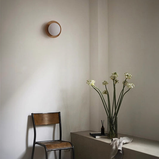 Minimalistische Wandleuchte aus Holz und Glas - Modernes Design in Naturweiß