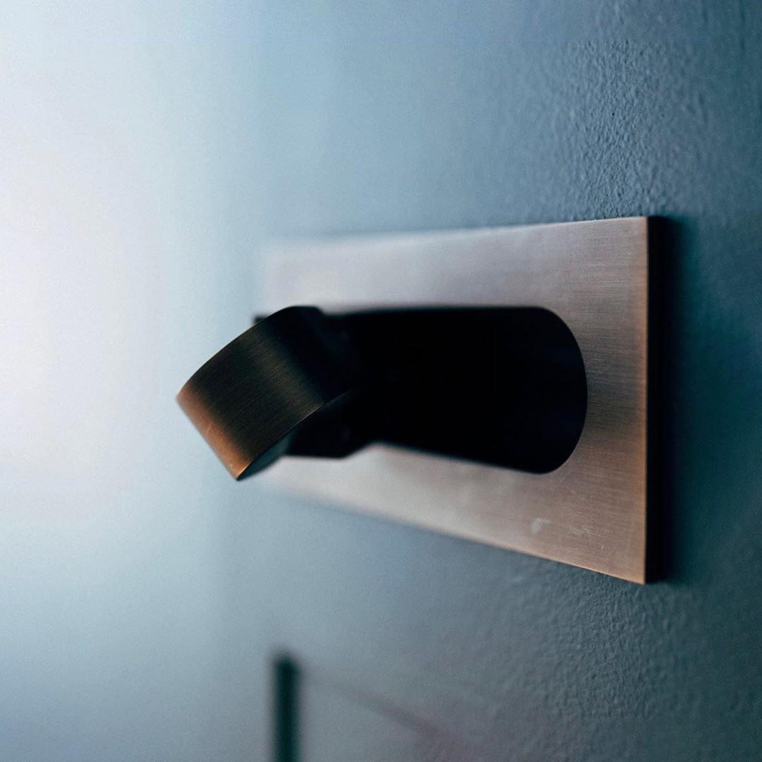 Moderne LED-Leselampe – Verstellbare Nachttischlampe für das Bett mit sanftem Licht