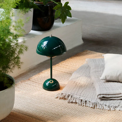 Tischlampe Flowerpot V2 - Ikonisches Design von Verner Panton, dimmbar und kabellos