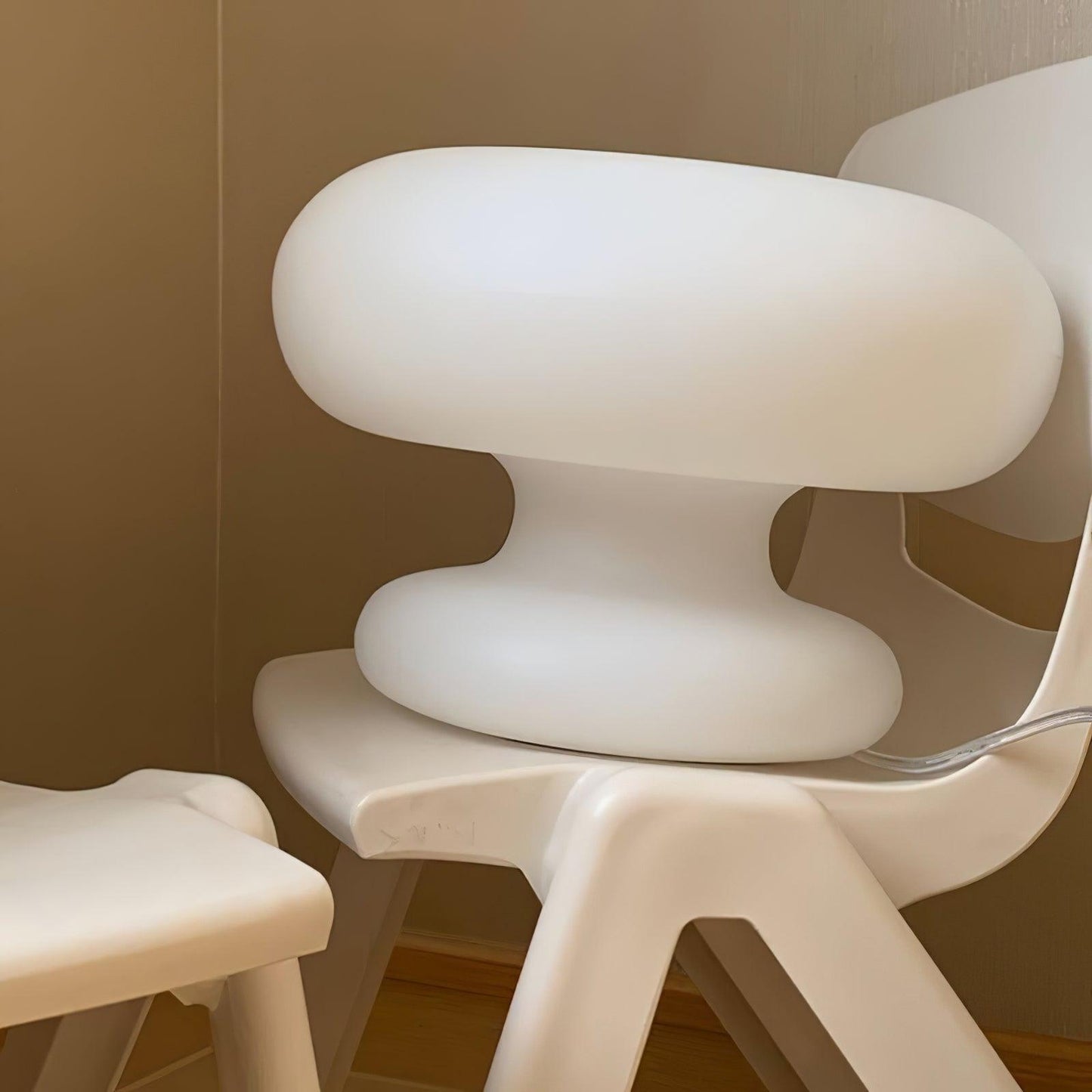 Garduru Tischlampe – Verspielt und doch Elegant LED Akzentbeleuchtung