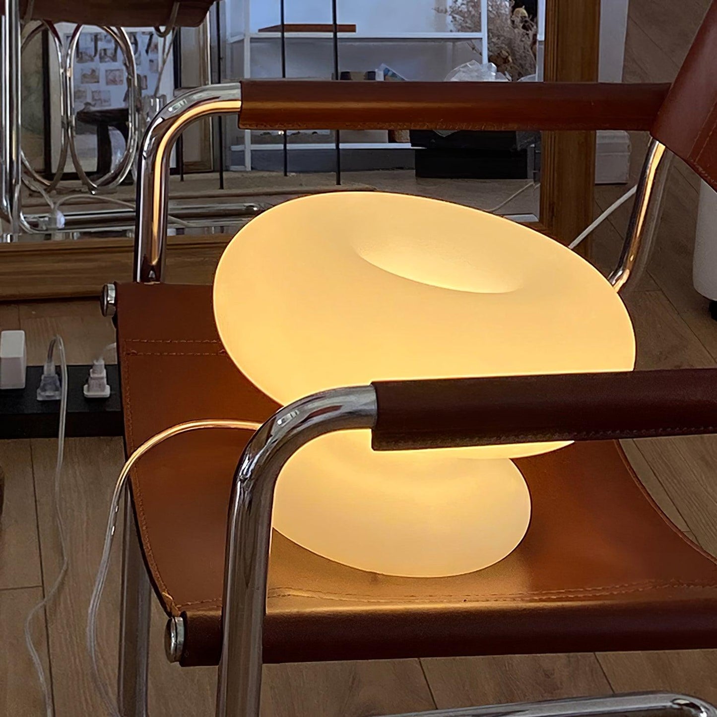 Garduru Tischlampe – Verspielt und doch Elegant LED Akzentbeleuchtung