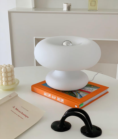 Garduru Tischlampe – Verspielt und doch Elegant LED Akzentbeleuchtung