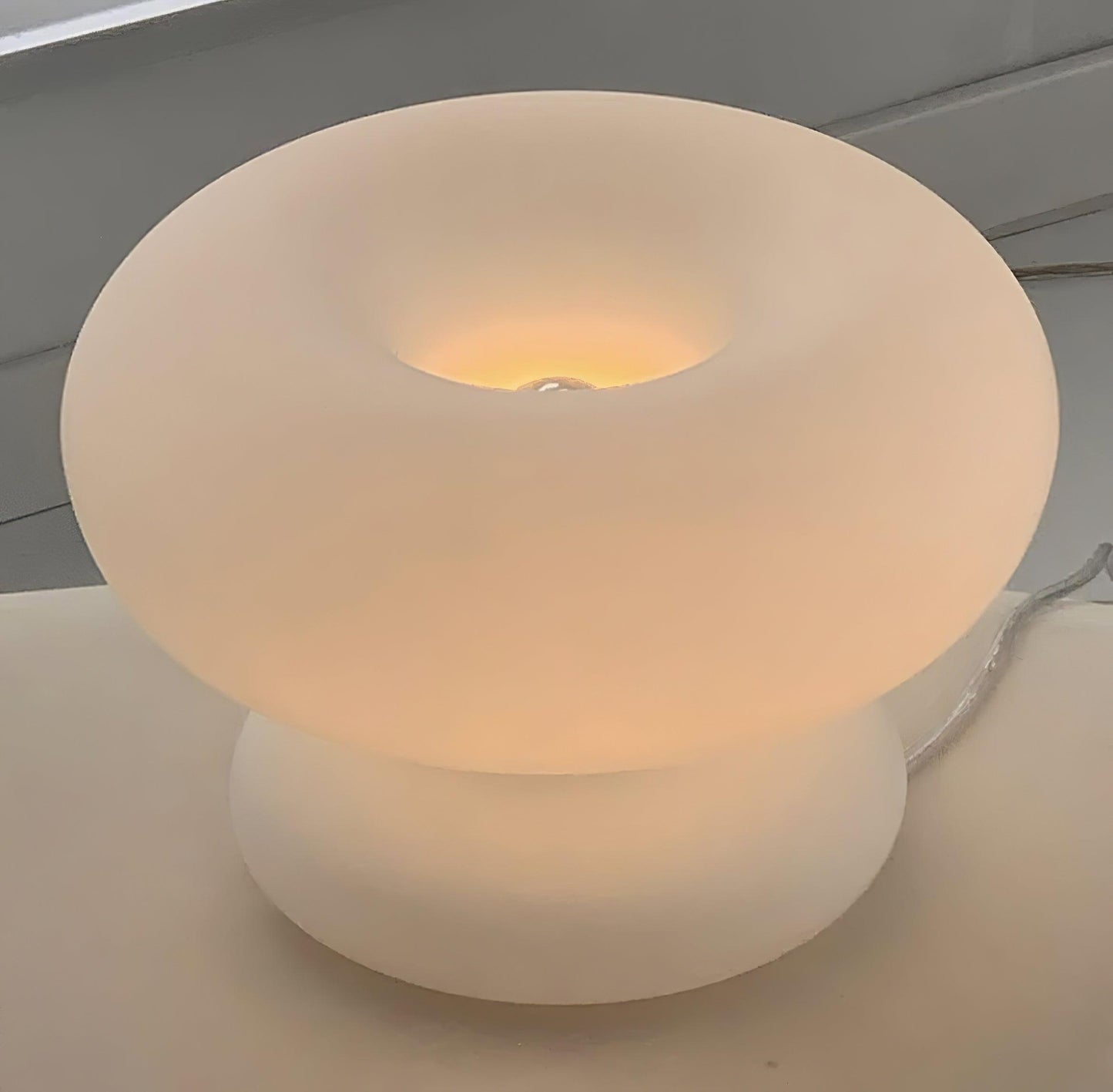 Garduru Tischlampe – Verspielt und doch Elegant LED Akzentbeleuchtung