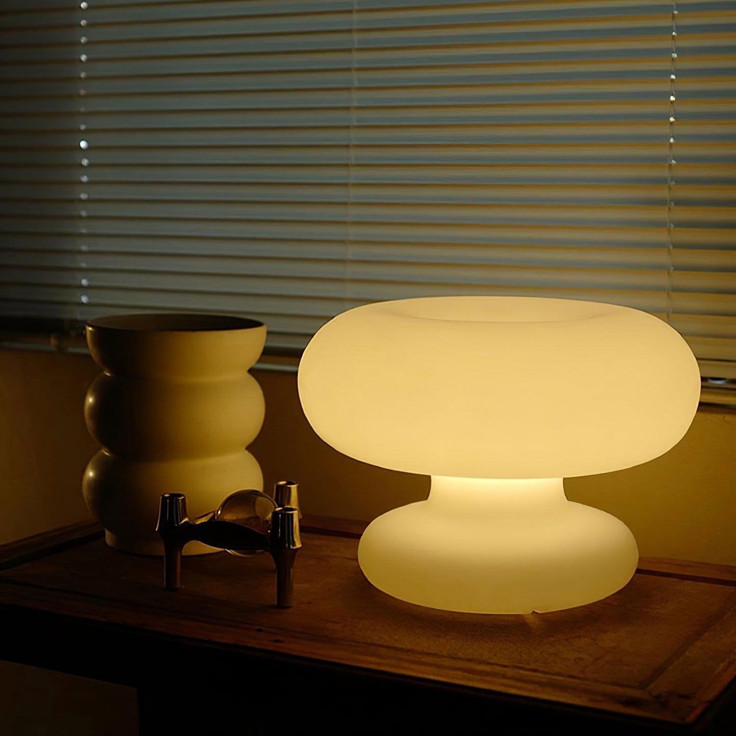 Garduru Tischlampe – Verspielt und doch Elegant LED Akzentbeleuchtung