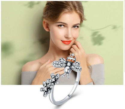 BloomBee Sterlingsilber verstellbarer Fingerring – Bienen- und Gänseblümchen-Design