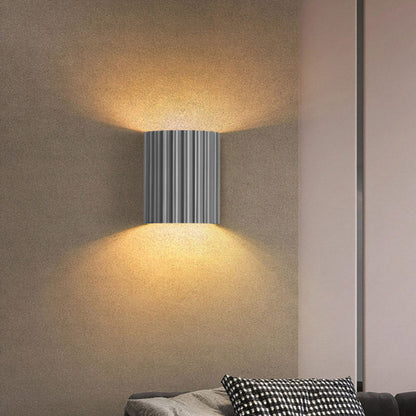 Moderne Design Wandleuchte – Lampenschirm in Falten
