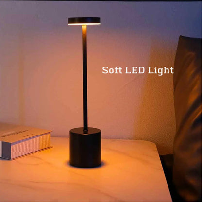 AvaLite - Minimalistische LED-Schreibtischlampe
