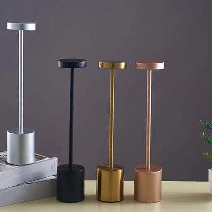 AvaLite - Minimalistische LED-Schreibtischlampe