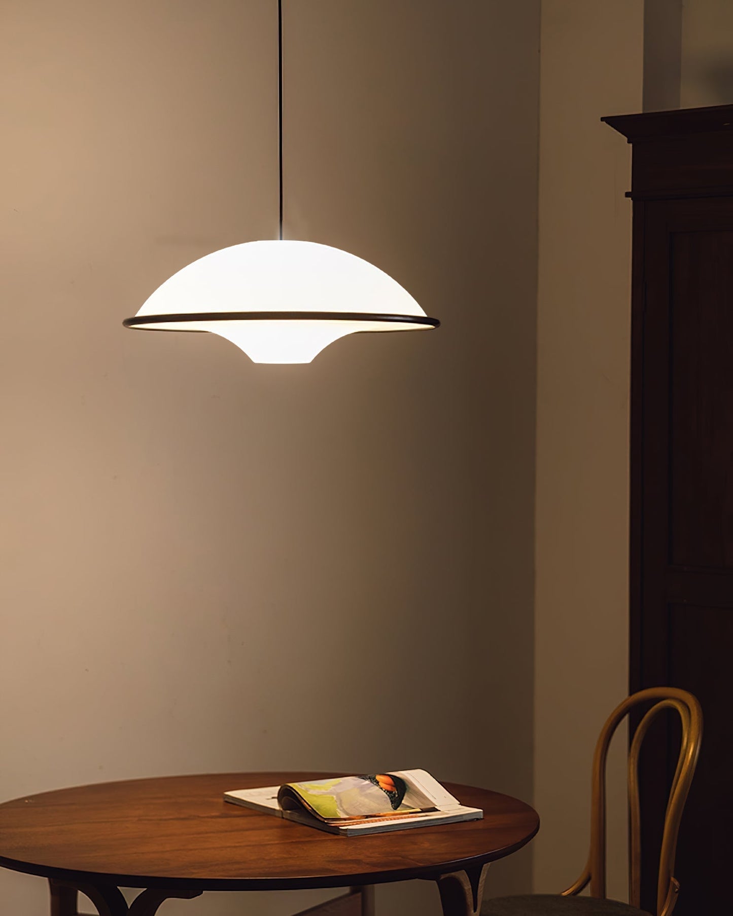 Moderne Fontana Suspension - Minimalistische LED-Lampe Inspiriert von UFOs