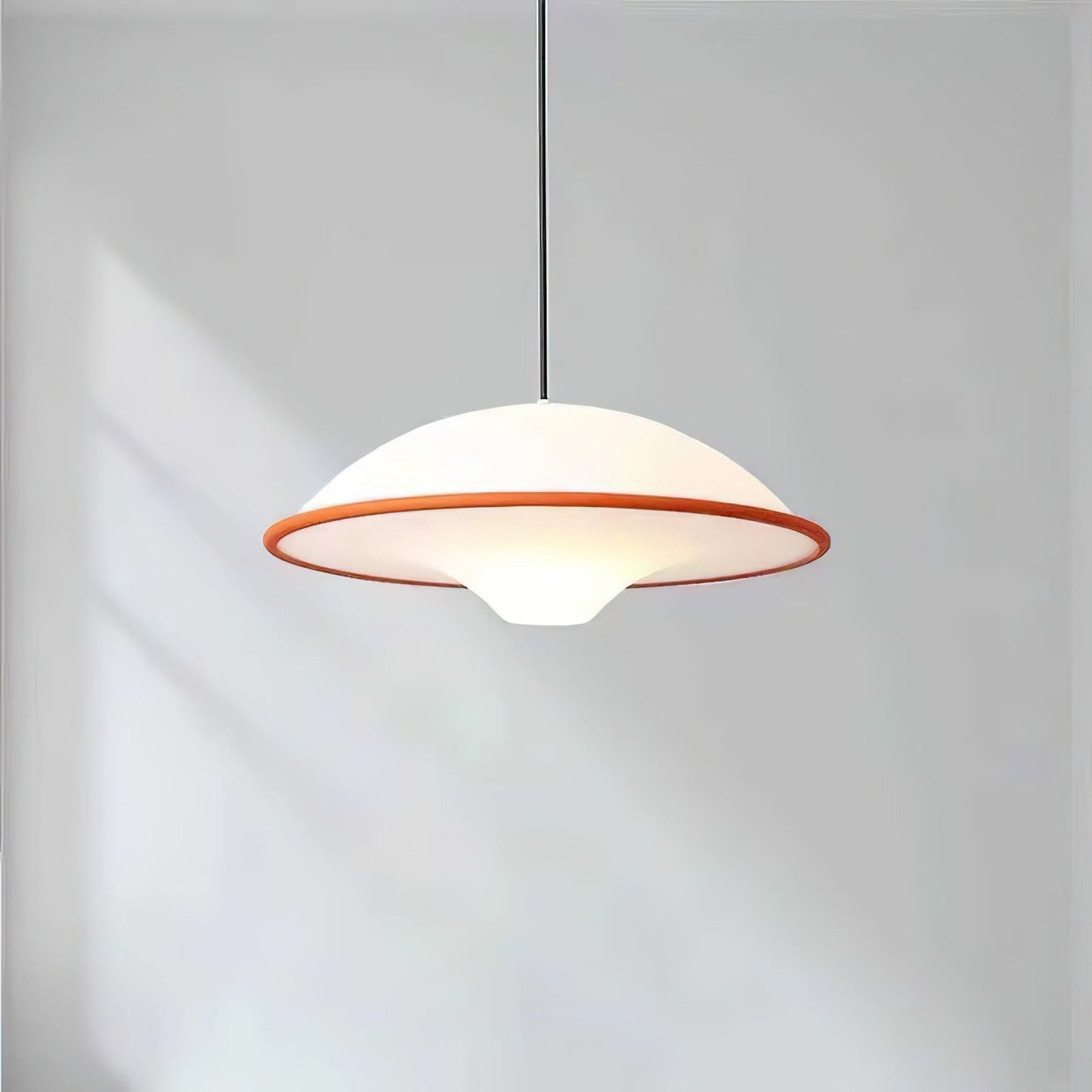 Moderne Fontana Suspension - Minimalistische LED-Lampe Inspiriert von UFOs