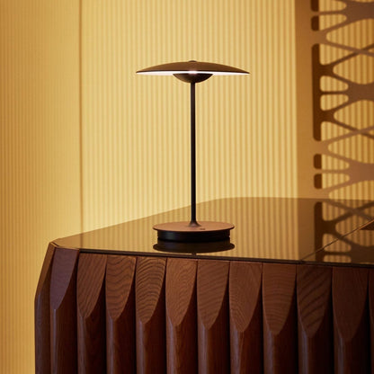 Tischlampe Marset Ginger - Elegantes Design aus Metall mit integrierter LED