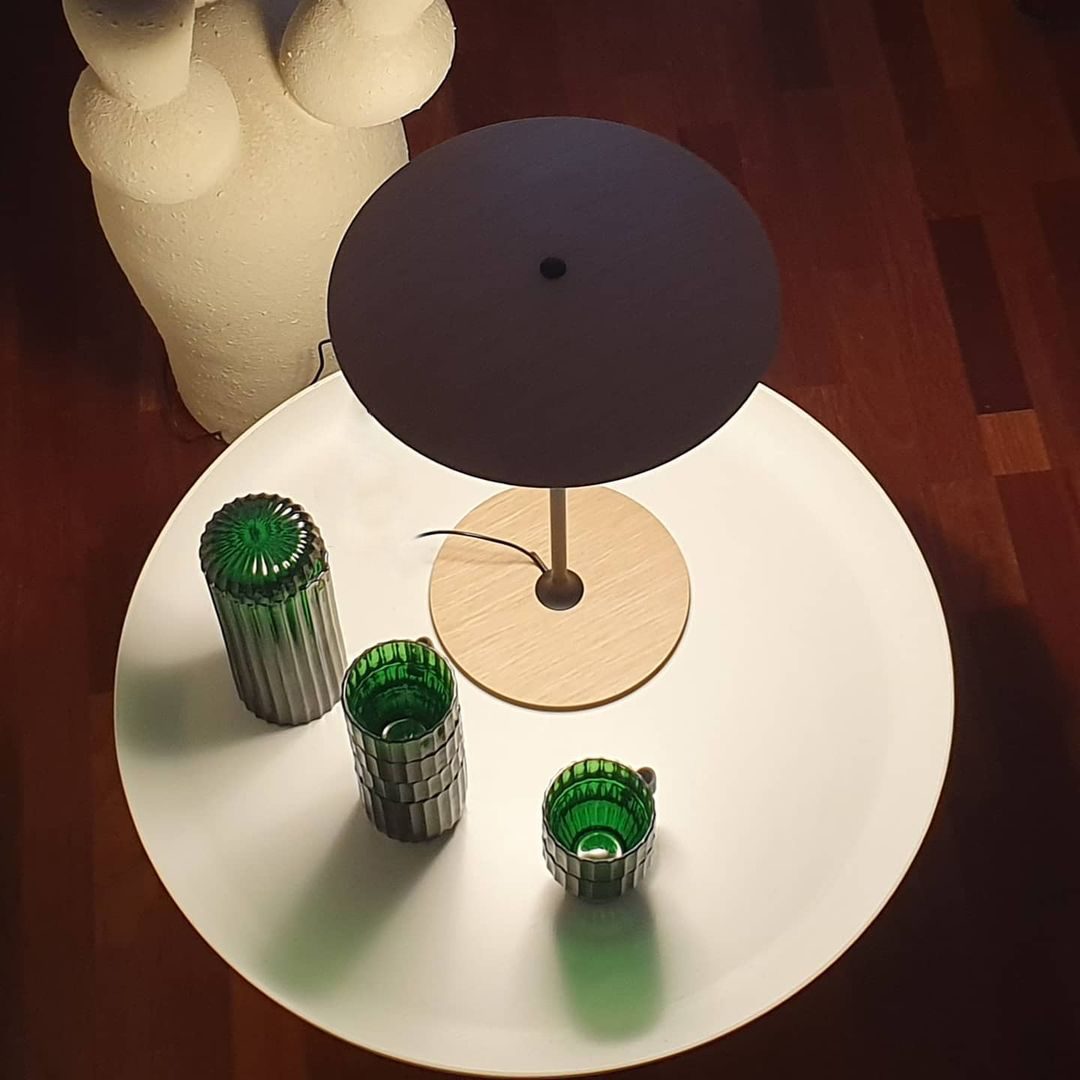 Tischlampe Marset Ginger - Elegantes Design aus Metall mit integrierter LED