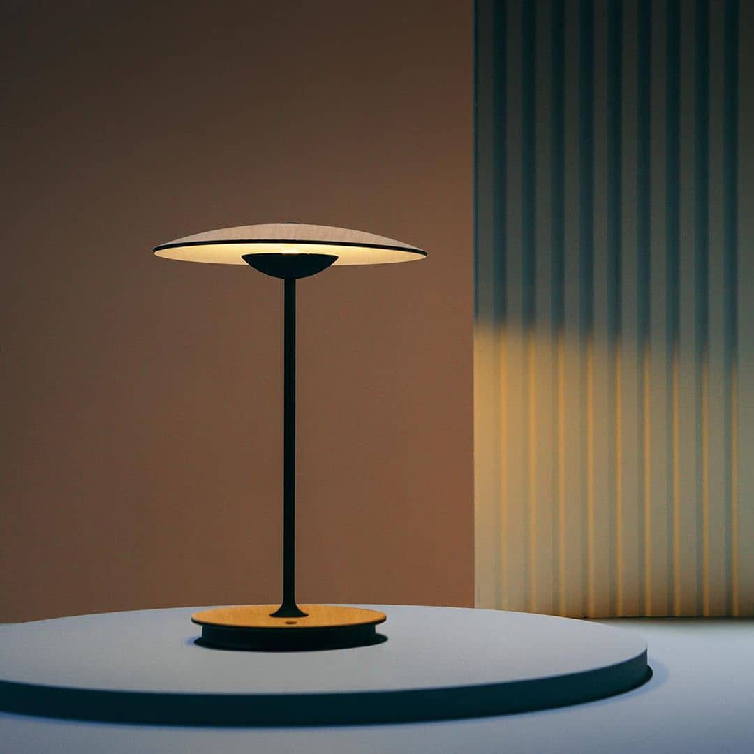 Tischlampe Marset Ginger - Elegantes Design aus Metall mit integrierter LED