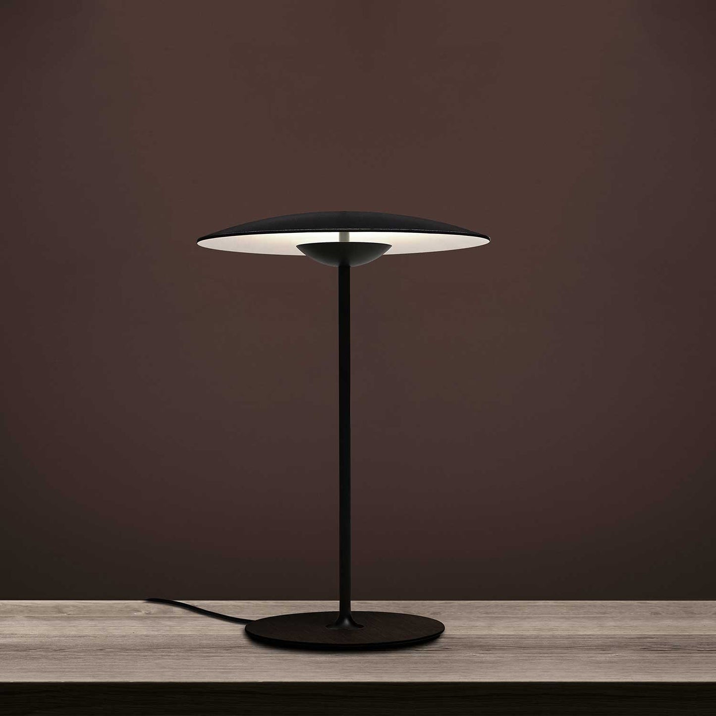 Tischlampe Marset Ginger - Elegantes Design aus Metall mit integrierter LED