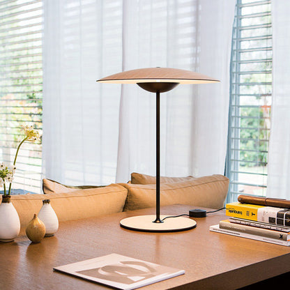 Tischlampe Marset Ginger - Elegantes Design aus Metall mit integrierter LED