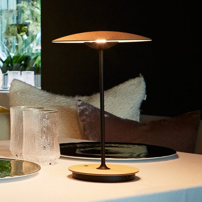 Tischlampe Marset Ginger - Elegantes Design aus Metall mit integrierter LED