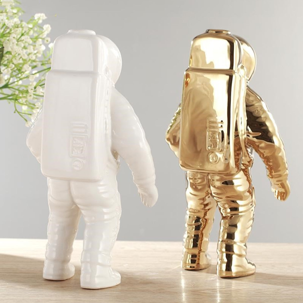 Garduru Gold Space Man Keramik Vase | Astronaut Skulptur | Kreative Deko für Zuhause & Garten