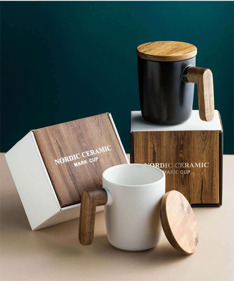 Tasse mit Holzgriff und Deckel (Geschenkbox)