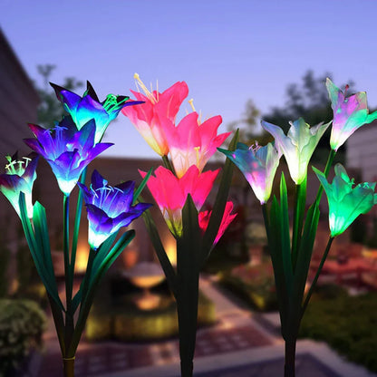 Solar LED Blumenleuchten in Lilienform – Farbwechselnde Gartenlichter mit Stab für Außenbereiche