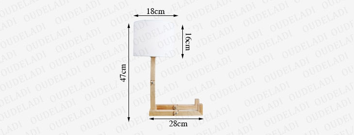 Tischlampe aus Holz in Roboterform