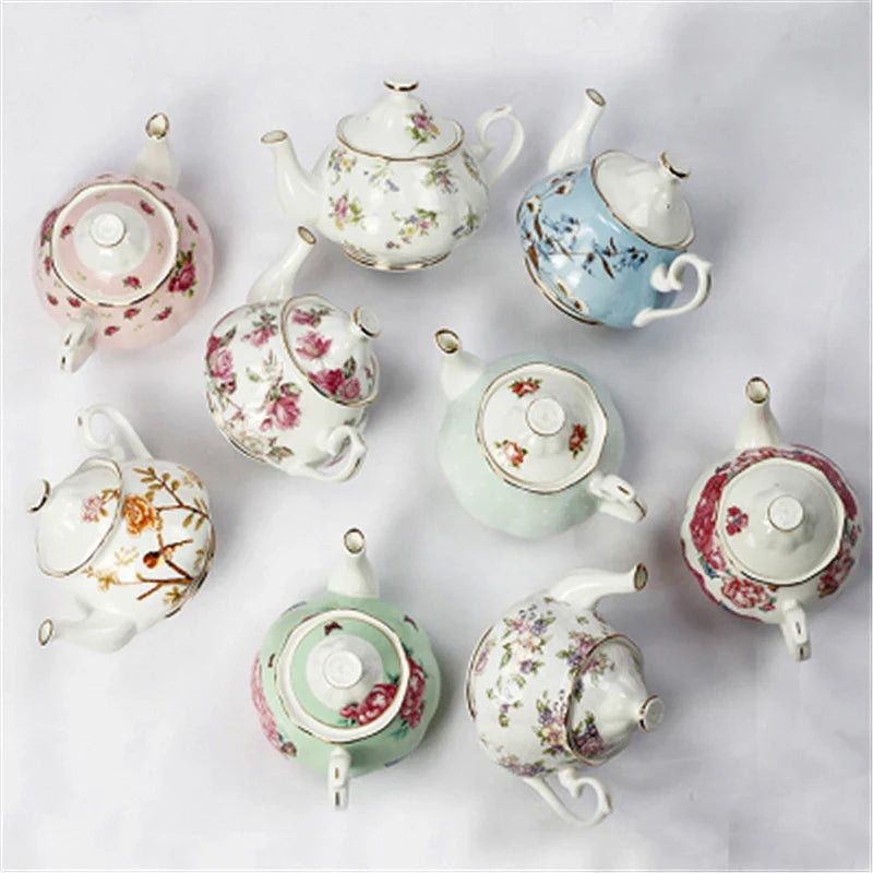 Vintage Keramik Teekanne mit floralen Design