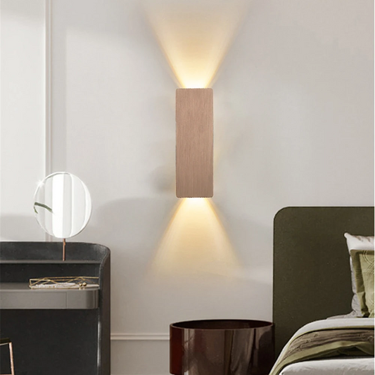Moderne Wandlampe mit LED-Beleuchtung aus Aluminium für den Innenbereich