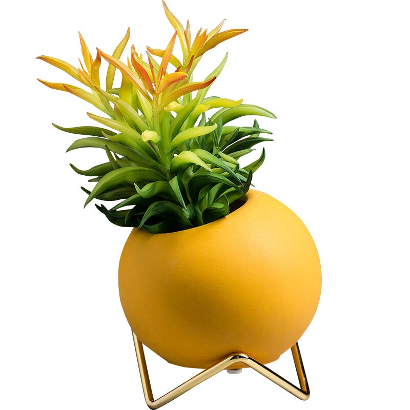 Farbige Keramikvase mit goldenem Ständer