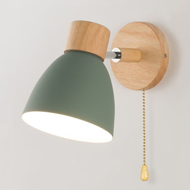 Skandinavische Wandlampe Yadiel aus Holz – Designer Wandleuchte mit Kabelschalter, In mehreren Größen erhältlich