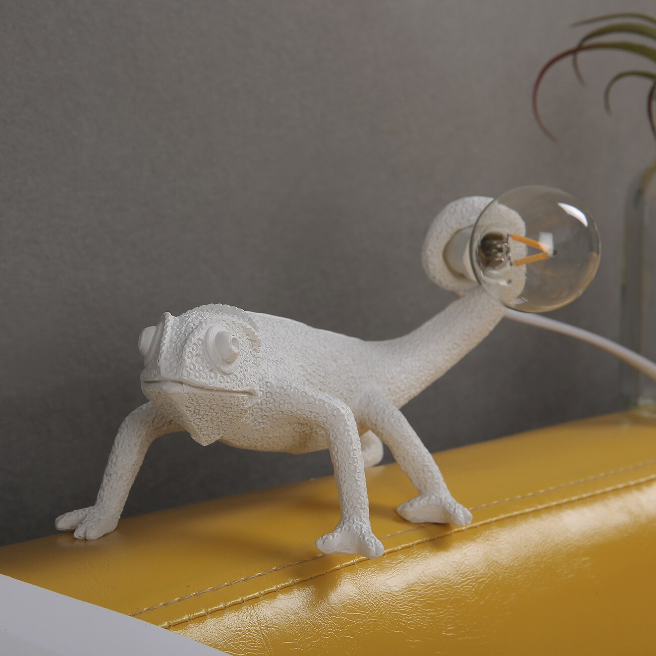 Garduru Resin Eidechse Tischlampe – Einzigartiges von der Natur inspiriertes Akzentlicht