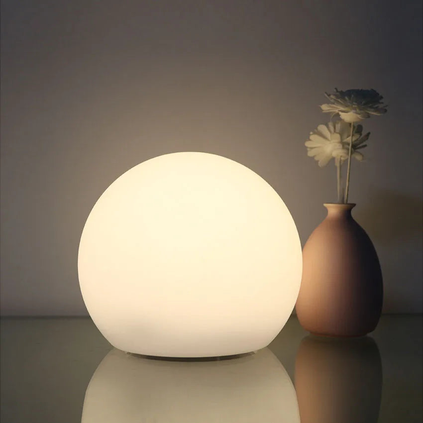 AuraBall | Tischlampe LED mit dynamischem Farbwechsel