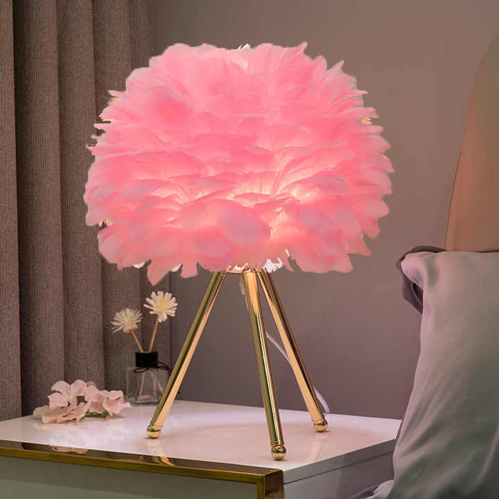 MissFeather Luxus Tischlampe – Lampenschirm aus Federn mit Dimmfunktion