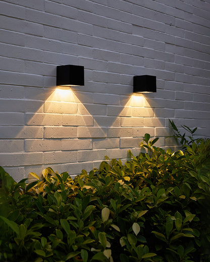 GlowBeam – Elegante Außenwandlampe für stimmungsvolle Beleuchtung