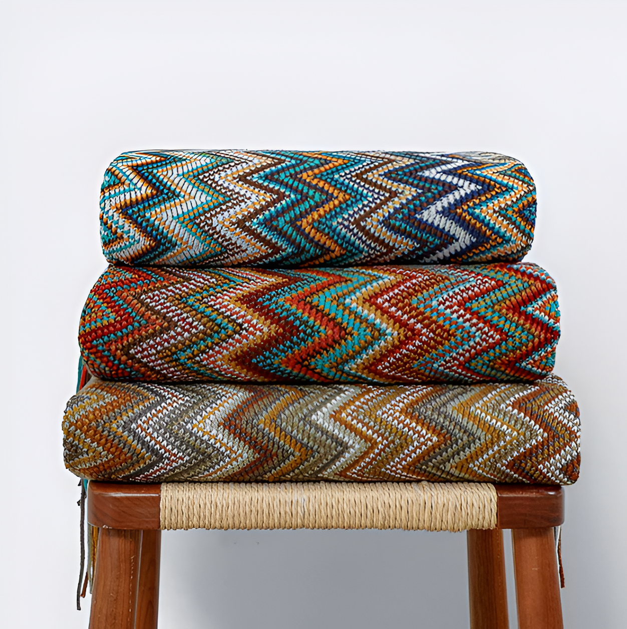 AcrylZag Plaid - Leichte handgestrickte Boho-Fleecedecke mit Quastendesign