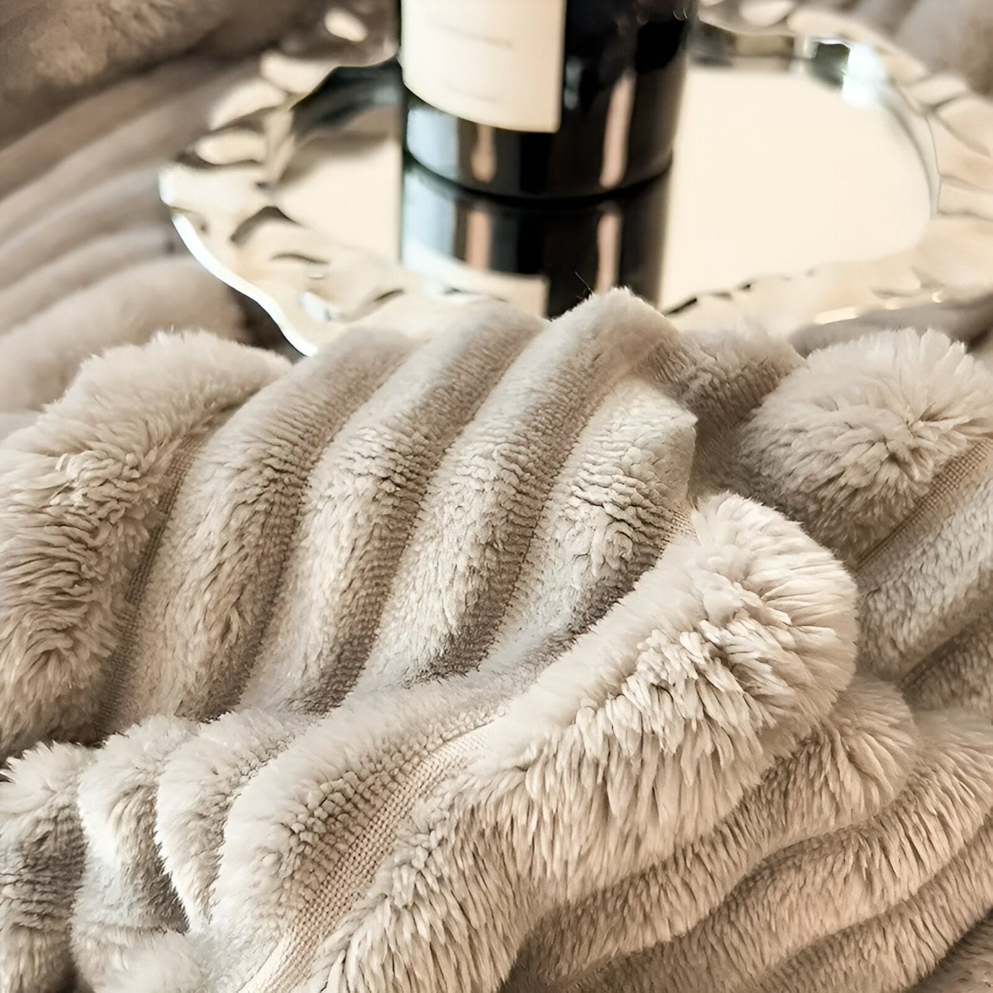 Fleece-Decke mit vintage Streifenmuster für gemütliche Wohnkultur