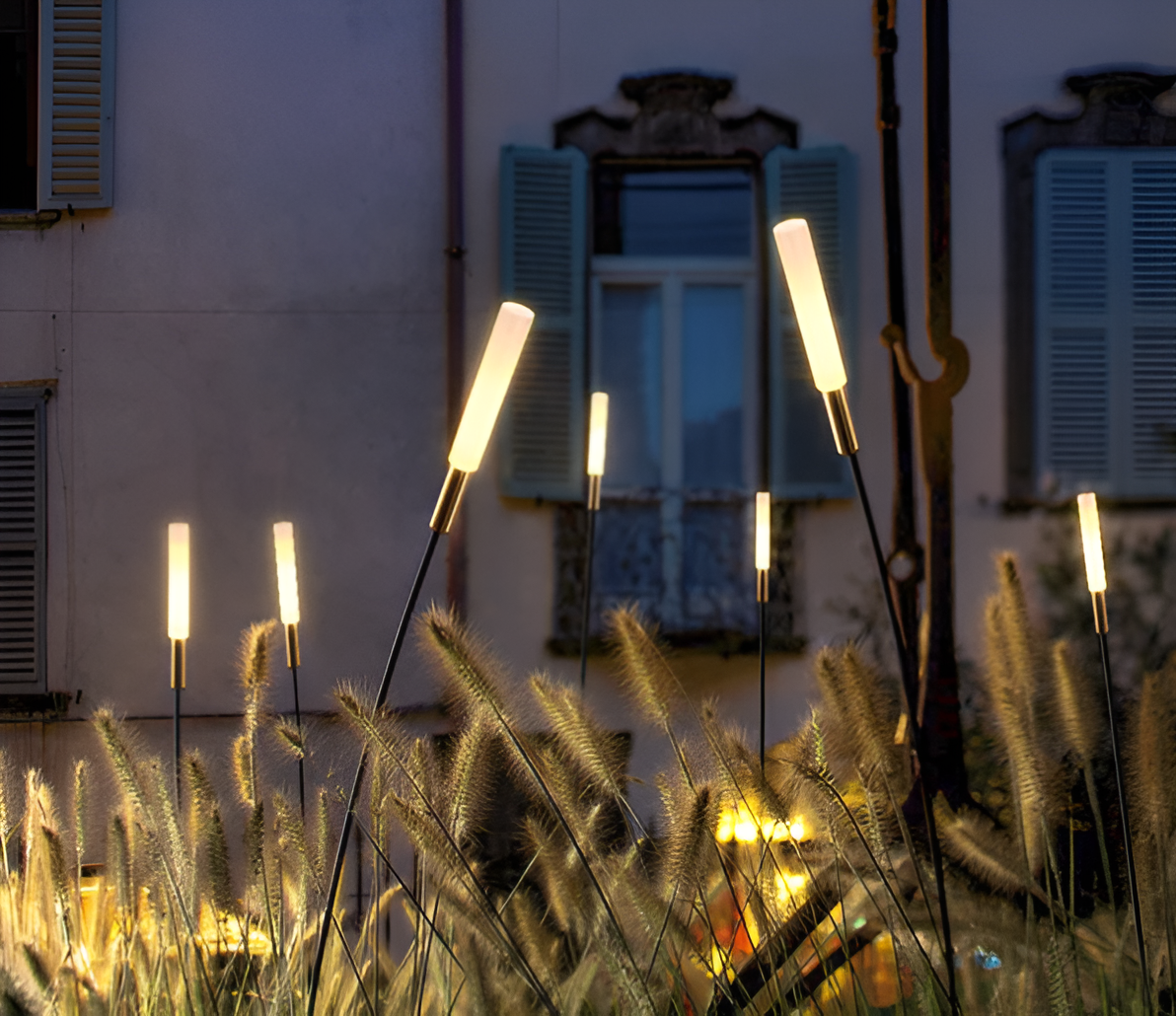 Garduru - Moderne solarbetriebene Außenlampen