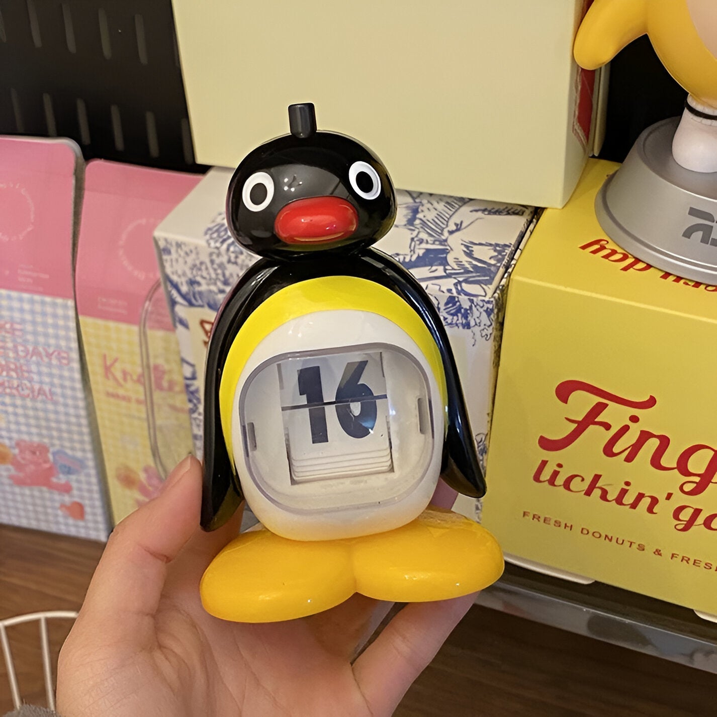 B/W Hue Penguin Kalender - Charmante Tischdekoration und Funktioneller Datums-Tracker
