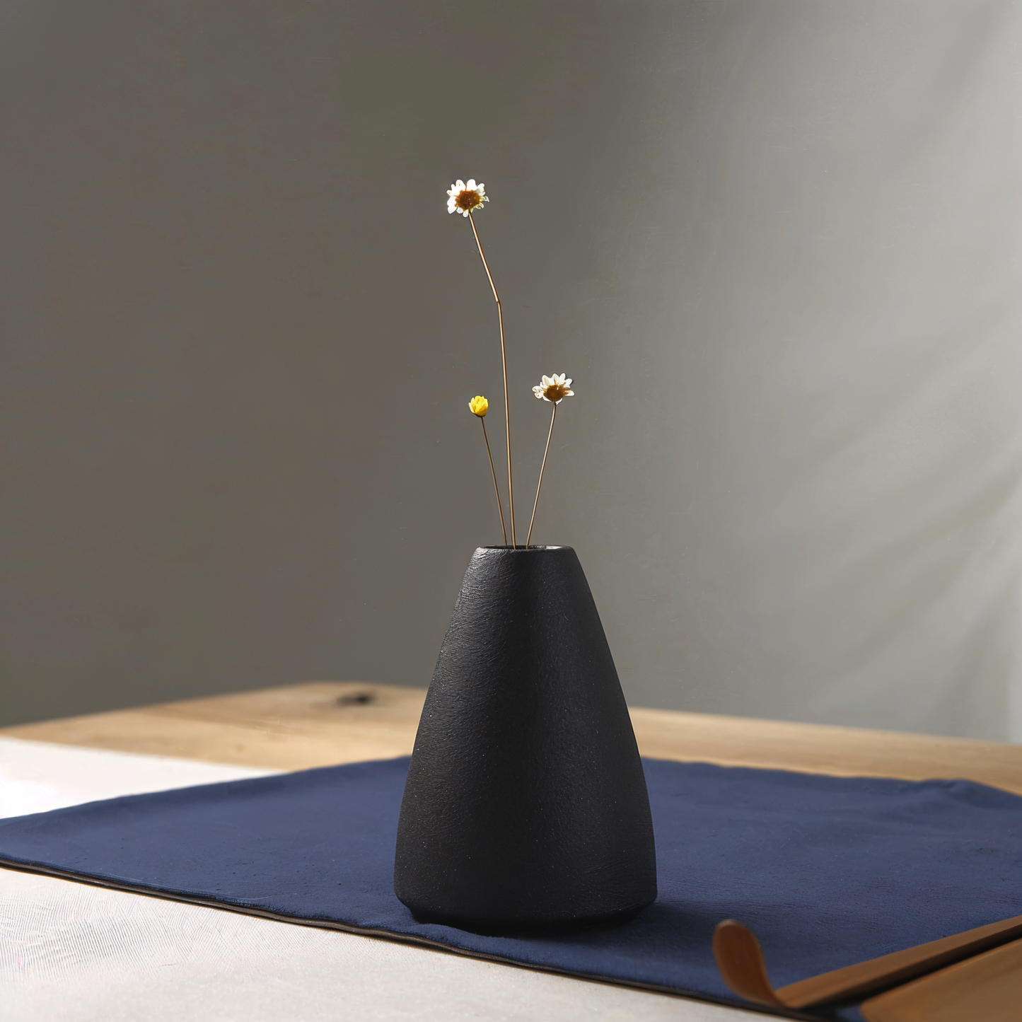 BlackCraft Vase - Ästhetisch Texturierte Keramikvasen für Blumen