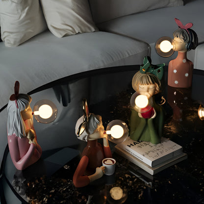 Garduru Tischlampe – Charmantes Quartett Cartoon Mädchen Statuen