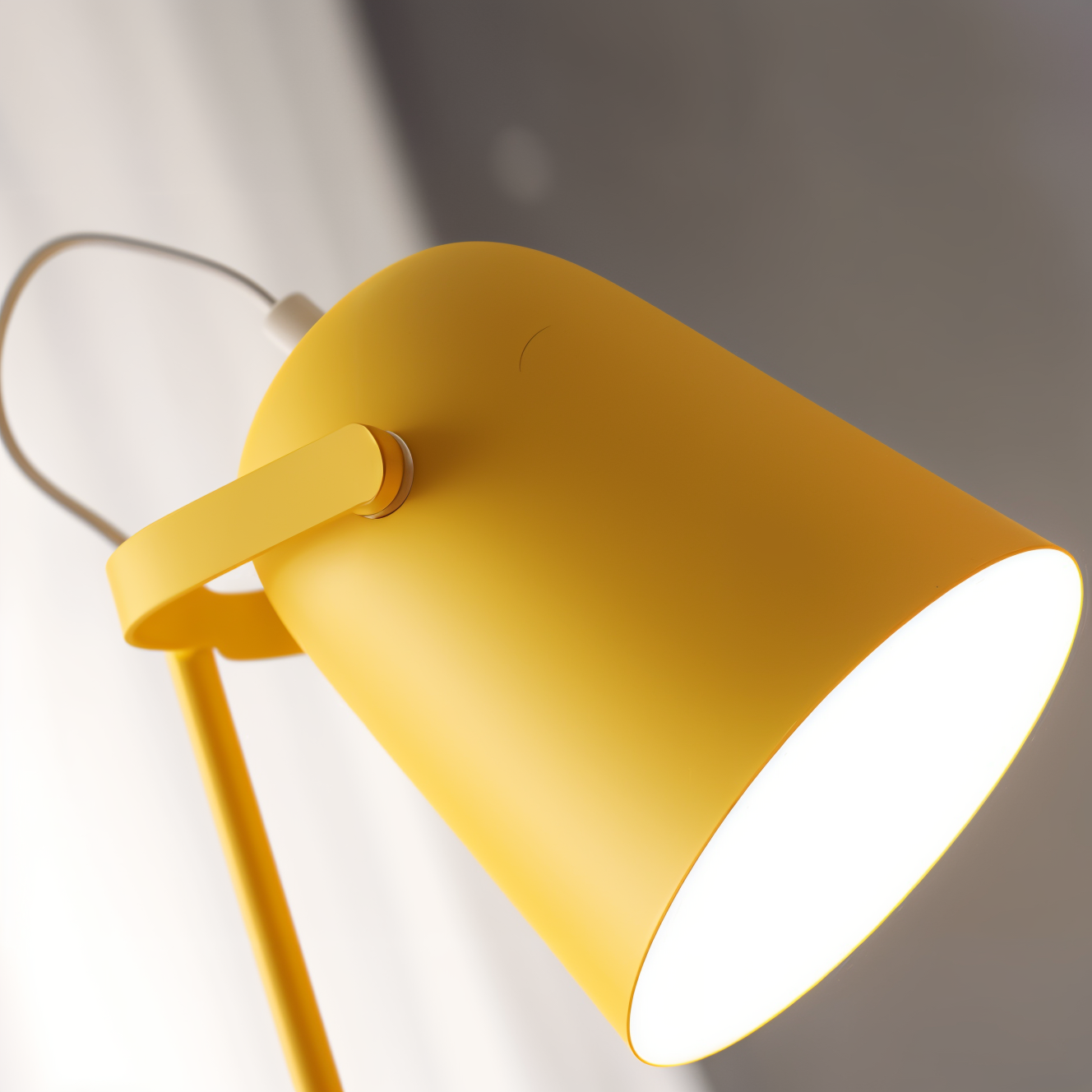Macaron – Verstellbare Nordische Tischlampe für einen Stilvollen Schreibtisch