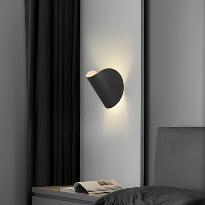 Garduru LED Wandleuchte | Drehbare Wandlampe aus Metall | Modernes Design | Stimmungslicht & Beleuchtung