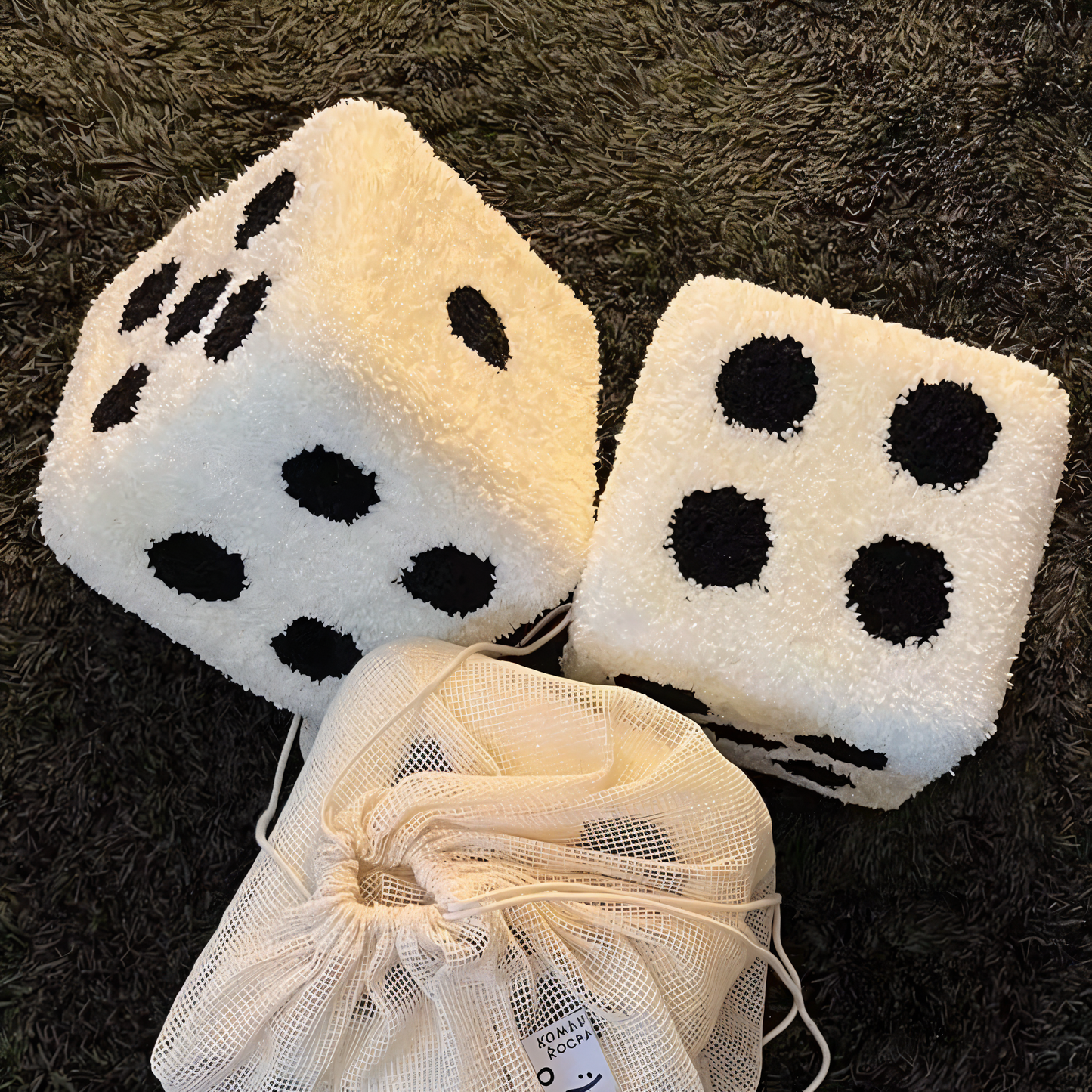 ChroDot Hocker - Stylischer Schwarz Weißer Samt Würfelhocker