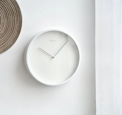 Circ O'Clock - Elegante Weiße Metall Wanduhr