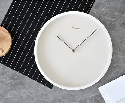 Circ O'Clock - Elegante Weiße Metall Wanduhr