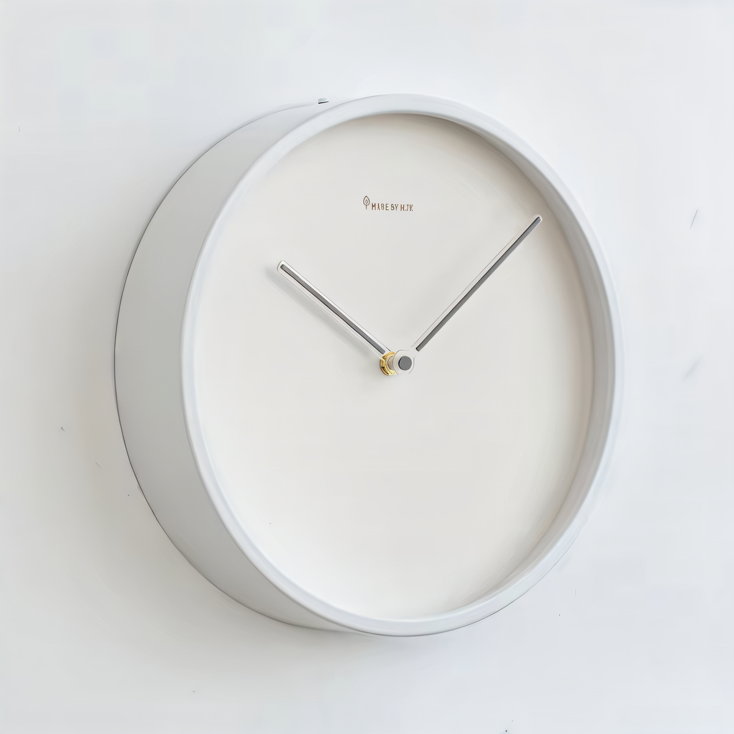 Circ O'Clock - Elegante Weiße Metall Wanduhr