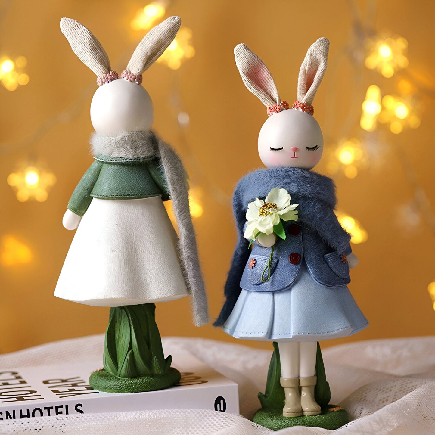 ConeyChic Osterdeko - Elegante Hasenfigur aus Harz - Osterdekorationen