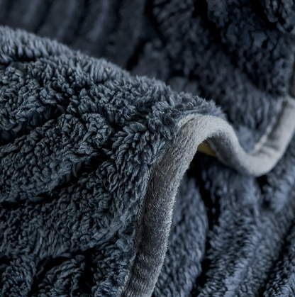 CushShield - Weich, Rutschfester Shu Samt Sofabezug